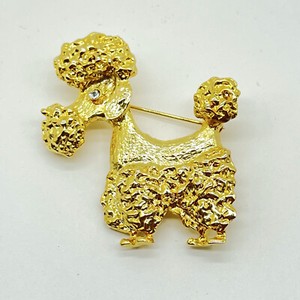 Authentic Poodle Dog Brooch Pin Rhinestone Eye Gold Plated Textured Canine Pet Figural A2