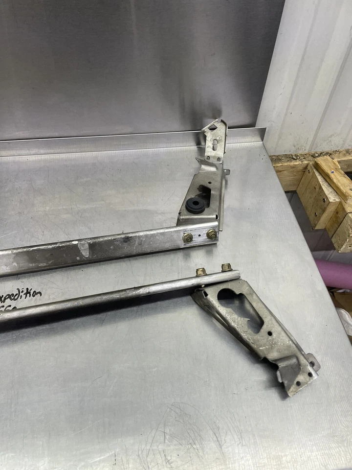 05 06 07 08 Ski-Doo Freestyle Expedition Sport 550F Soporte Soporte Montaje Foto 3 de 4