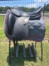 2020 17.5" Equipe Elegance Dressage Saddle +1 (MW) width
