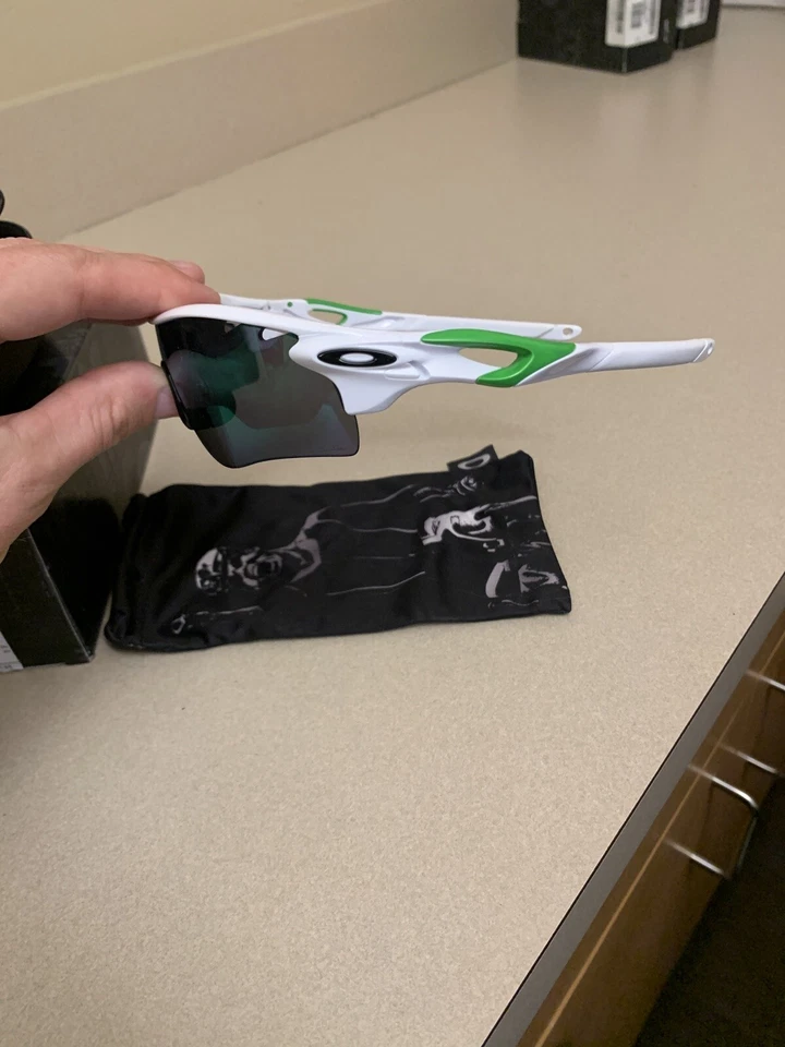 Oakley Radarlock path vented . Polished white . Jade iridium - Image 3 of 4