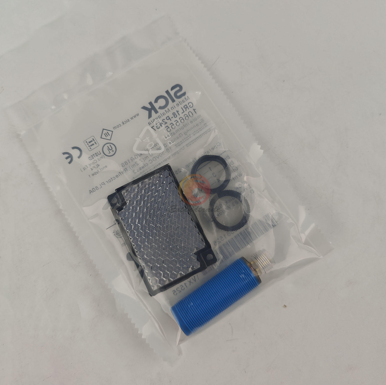 1PC For SICK GRL18-P2437 1066555 Sensor GRL18P2437 New