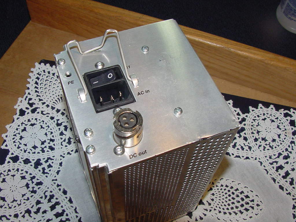 Pfeiffer Vacuum TPS 400, D-35614 Asslar, Power Supply In 100 Pfeiffer Vacuum TPS 400, D-35614 Asslar, Power Supply In 100