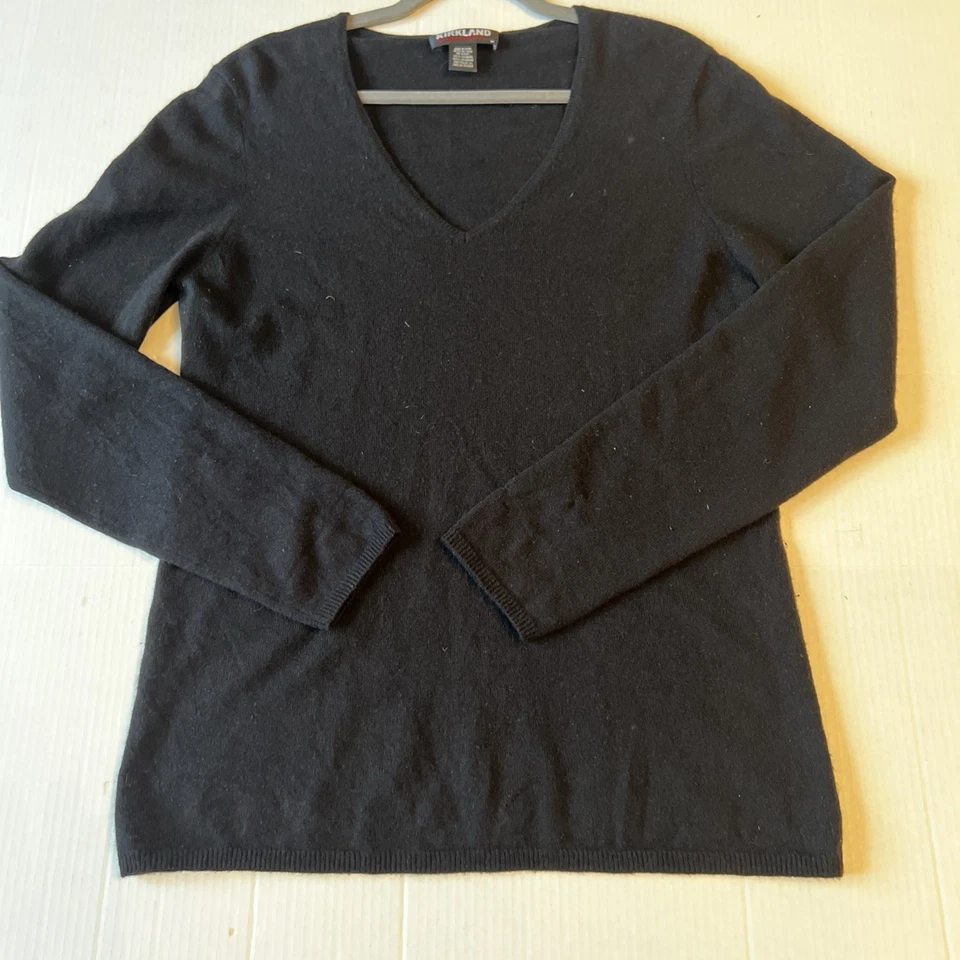 Kirkland L-XL 100% Cashmere Sweater Womens Black V Neck Long Sleeve / See Detail - Image 3 of 4