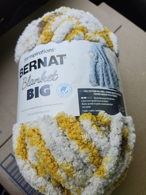 New Bernat Big Blanket Yarnspirations 32 Yds 10.5 oz Yellow Splash Yarn Knit