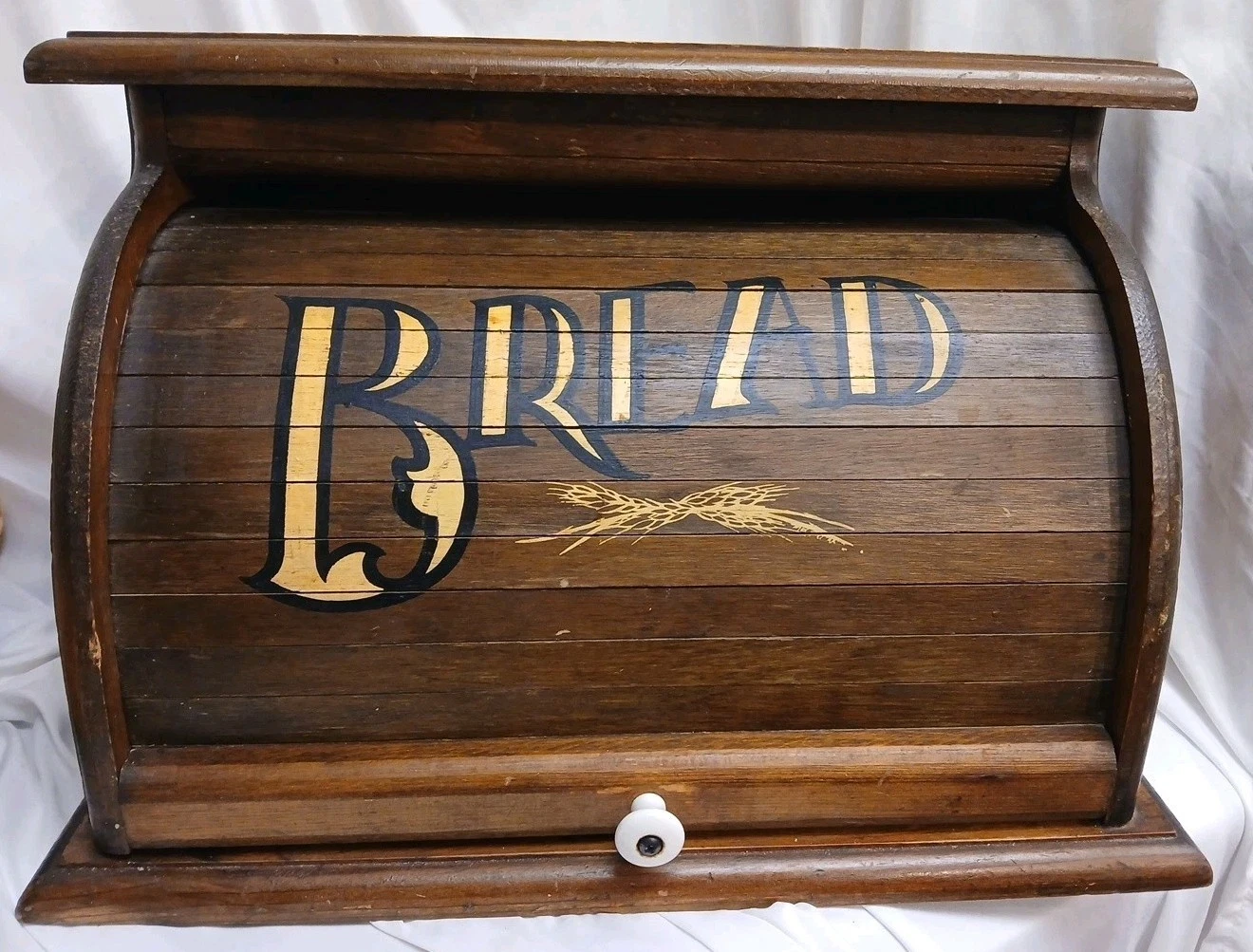Vintage MCM Roll Top Bread Box Top Storage Primitive Rustic Farmhouse Dark Wood
Opens in a new windo