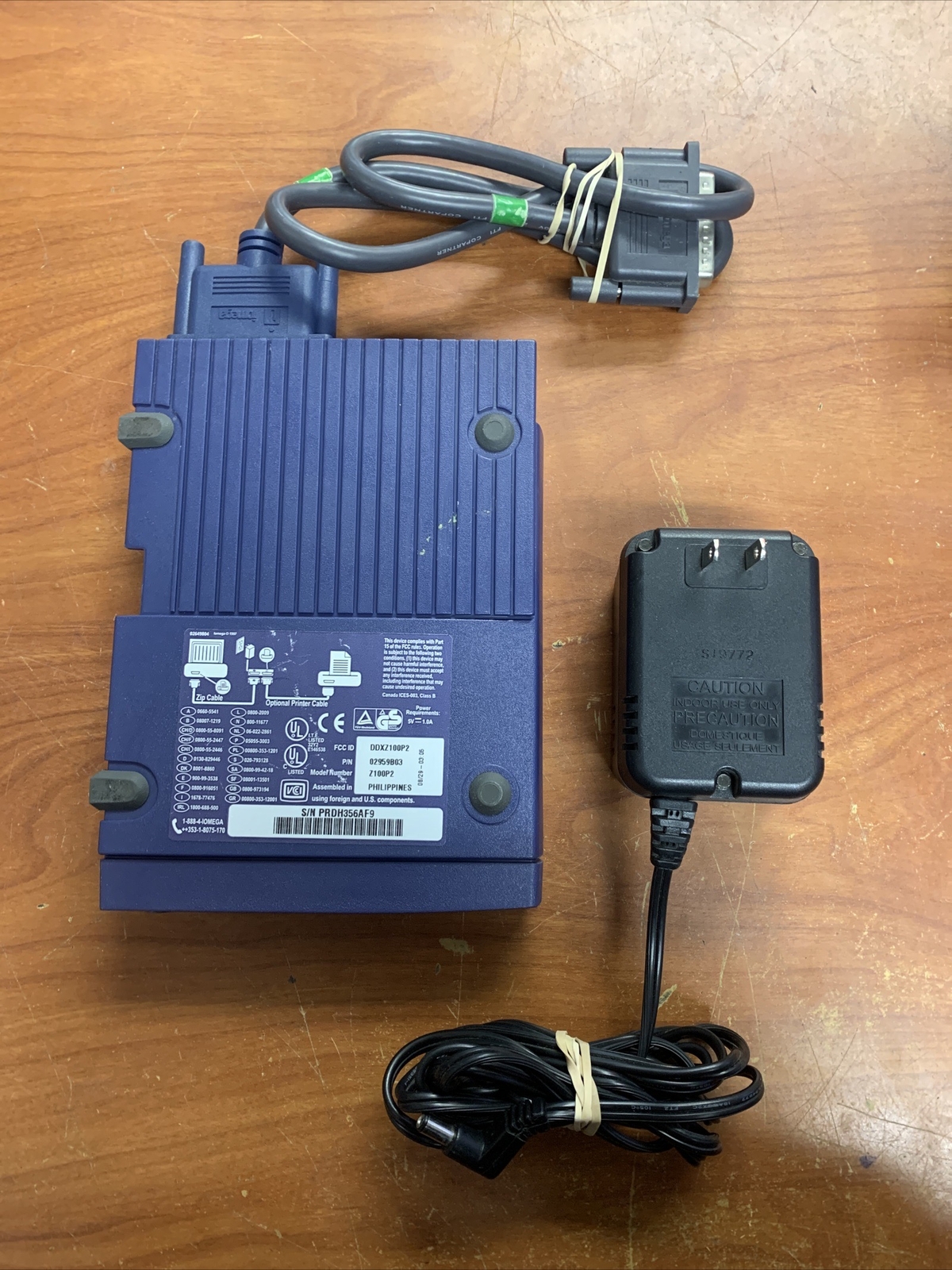 Iomega ZIP 100 External Parallel Port Zip Drive z100s2 With Adapter