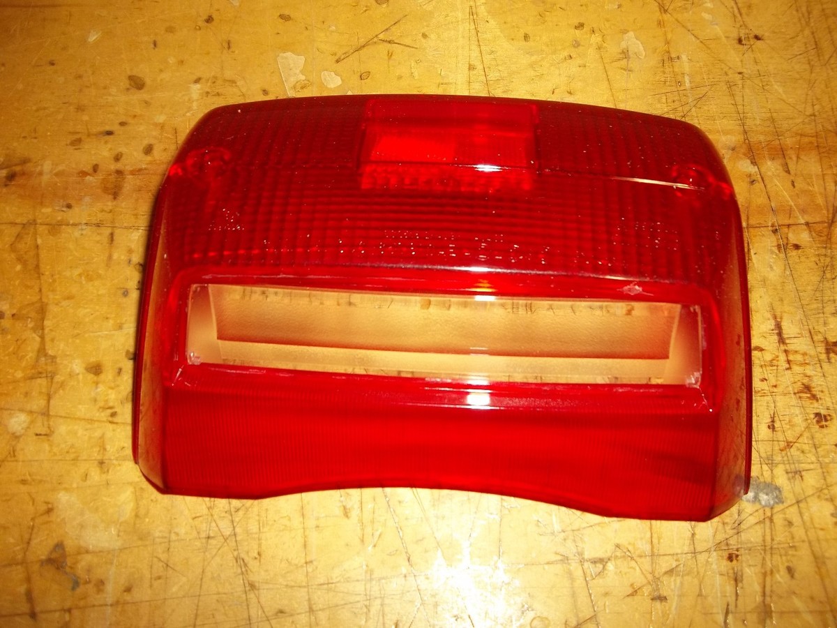 YAMAHA XVZ12 XVZ13 NOS OEM TAIL LIGHT BRAKE LIGHT LENS 26H-84721