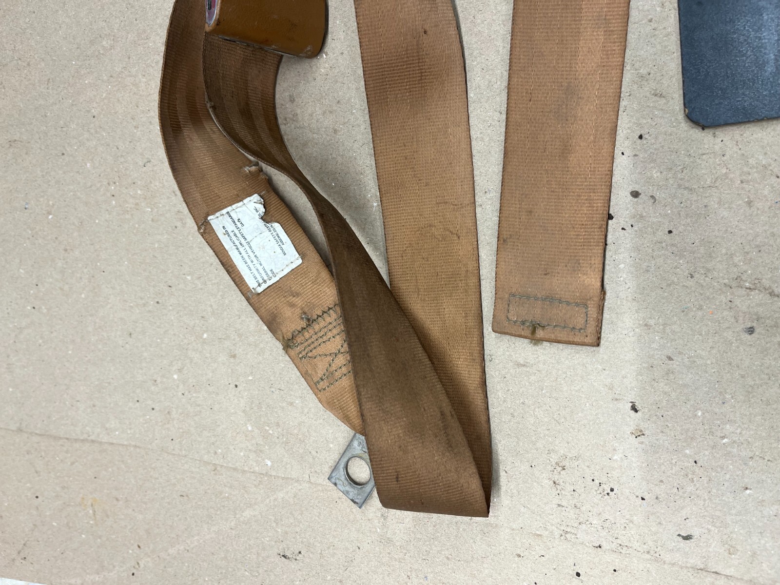 VINTAGE BENDIX TAN BROWN SEATBELT SEAT BELT USED FORD CHEVROLET DODGE