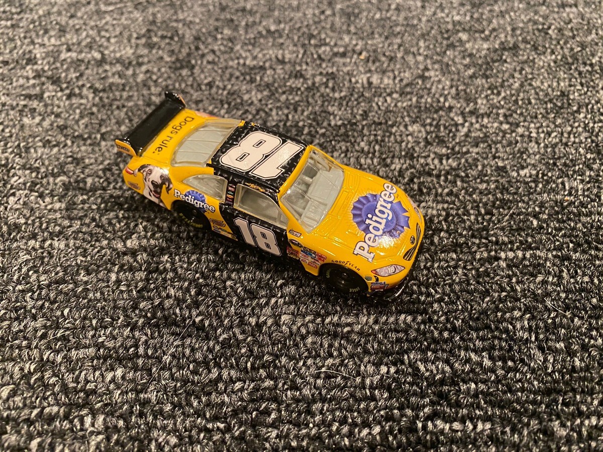 ミニカー KYLE BUSCH 2011 PEDIGREE 1/24 ACTION KYLE BUSCH 2011