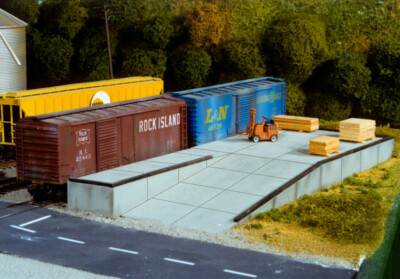 Pikestuff 541-0017 Versatile Modular Loading Docks HO Building Kit HH