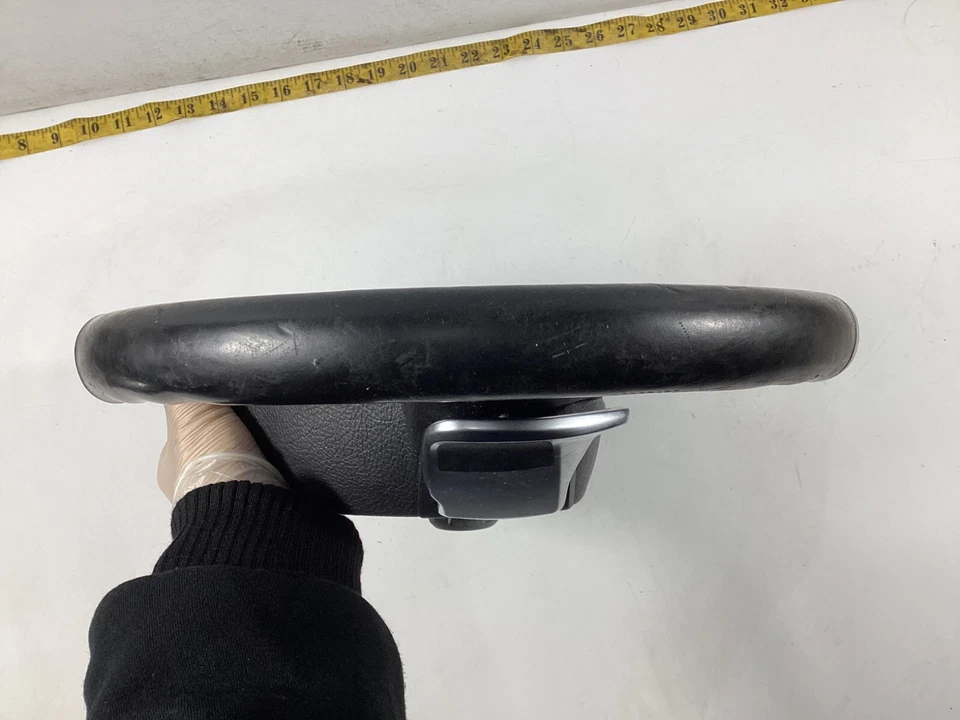 BMW 550I XDRIVE 2011-2016 volante cuero negro con interruptores OEM. Foto 4 de 4