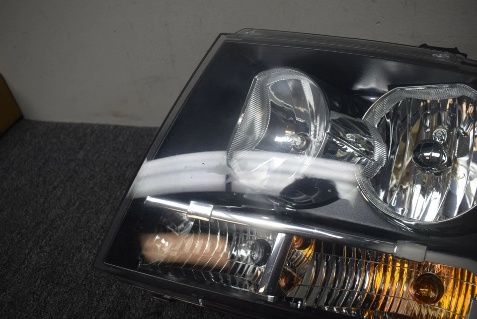 Faro Chevrolet Avalanche 2010-2013 fabricante original de fábrica Foto 2 de 4