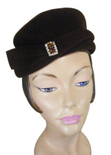 50S WOMENS HAT BROWN TOQUE FUR FELT RHINESTONE ACCENT VINTAGE MILLINERY 21 1/2"