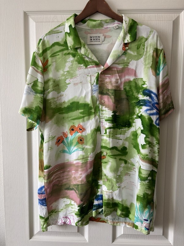 Scotch and Soda Shirt XL Short Sleeves  . Button up