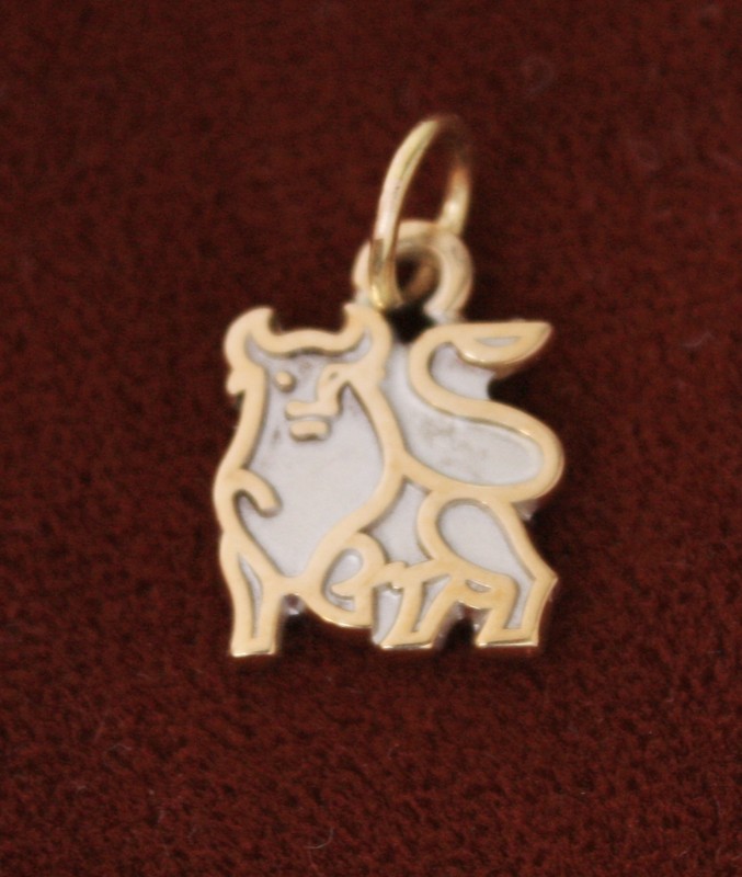 Vintage CTO 10K Solid Gold Taurus Zodiac Sign Two Tone Pendant Charm 1.53 g