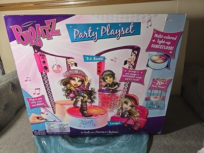 BRATZ PARTY PLAYSET WITH D.J. BOOTH LOUNGE & LIGHT UP DANCE FLOOR NIB! RARE