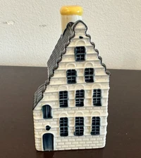 KLM Blue Delft House Bottle by BOLS # 44 Amsterdam  2003 No Alcohol