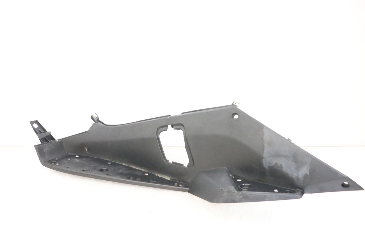 LEFT FOOTREST - PEUGEOT SATELIS 125 (2006 - 2009)