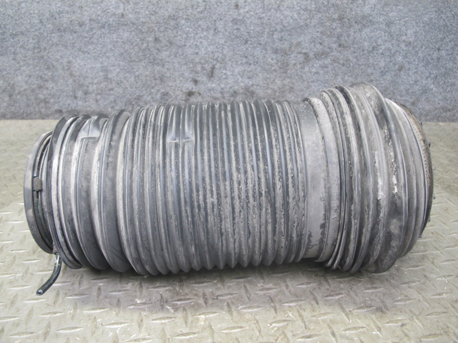 2017-2020 MASERATI LEVANTE M161 REAR LEFT SIDE AIR RIDE SUSPENSION SPRING