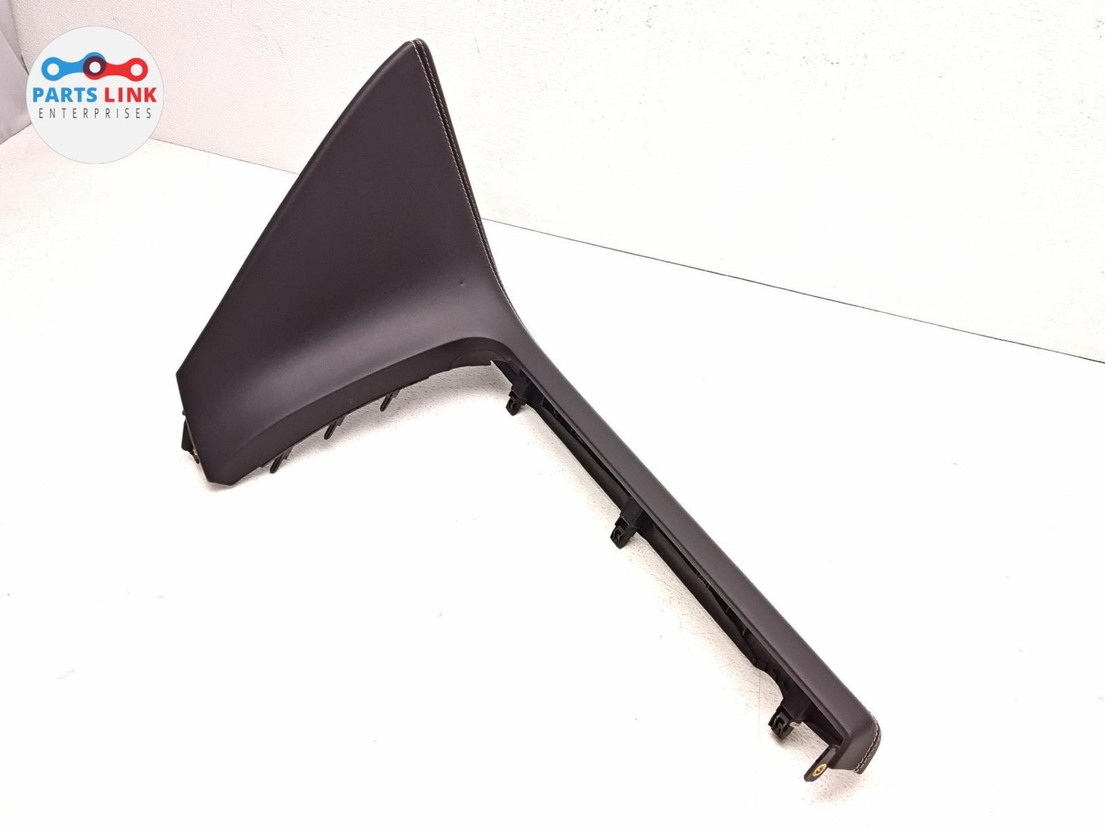 2016-20 BENTLEY BENTAYGA RIGHT DASH TRIM LOWER BEZEL HOCKEY STICK KICK COVER 636