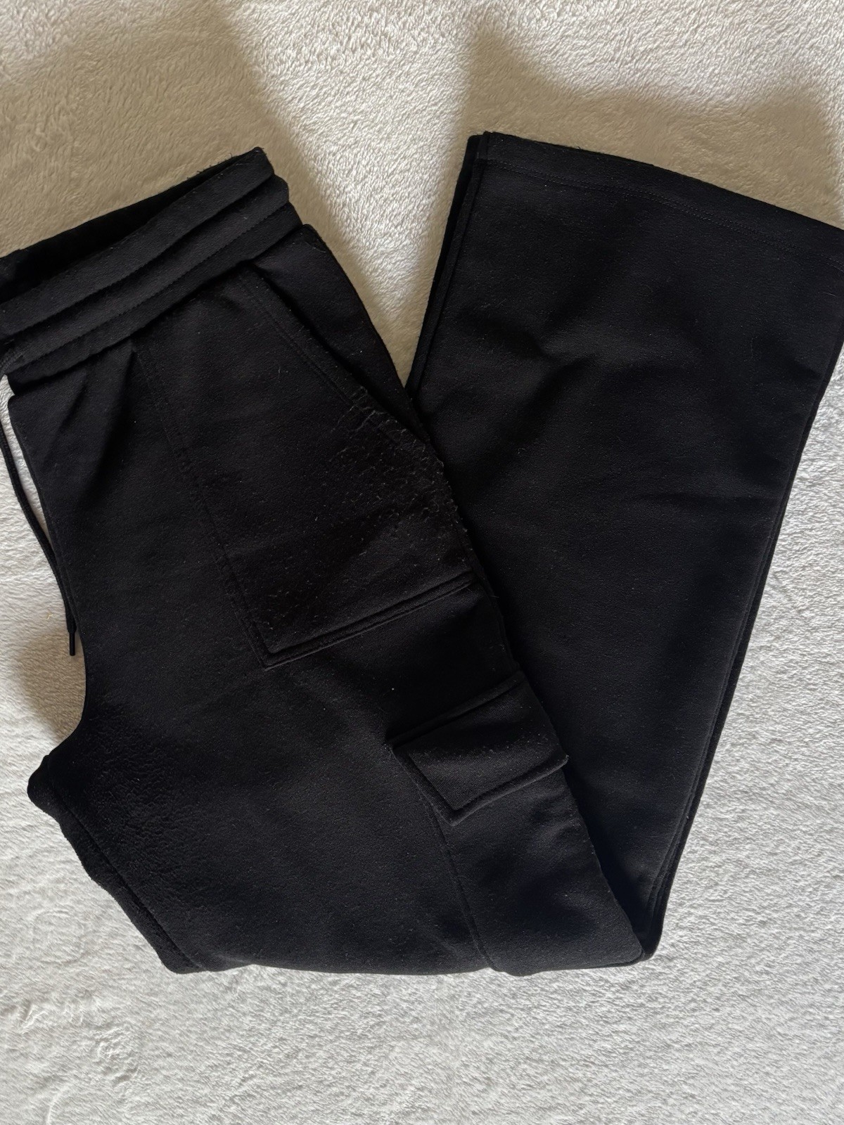 • Ambiance Black Wide Legged Cargo Sweatpants Women’s Size Large
