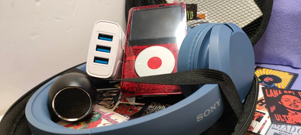 UK BLUETOOTH! - Genuine APPLE A1136 iPod Classic 512 GB - Immaculate + FREEBIES! - Image 4 of 4