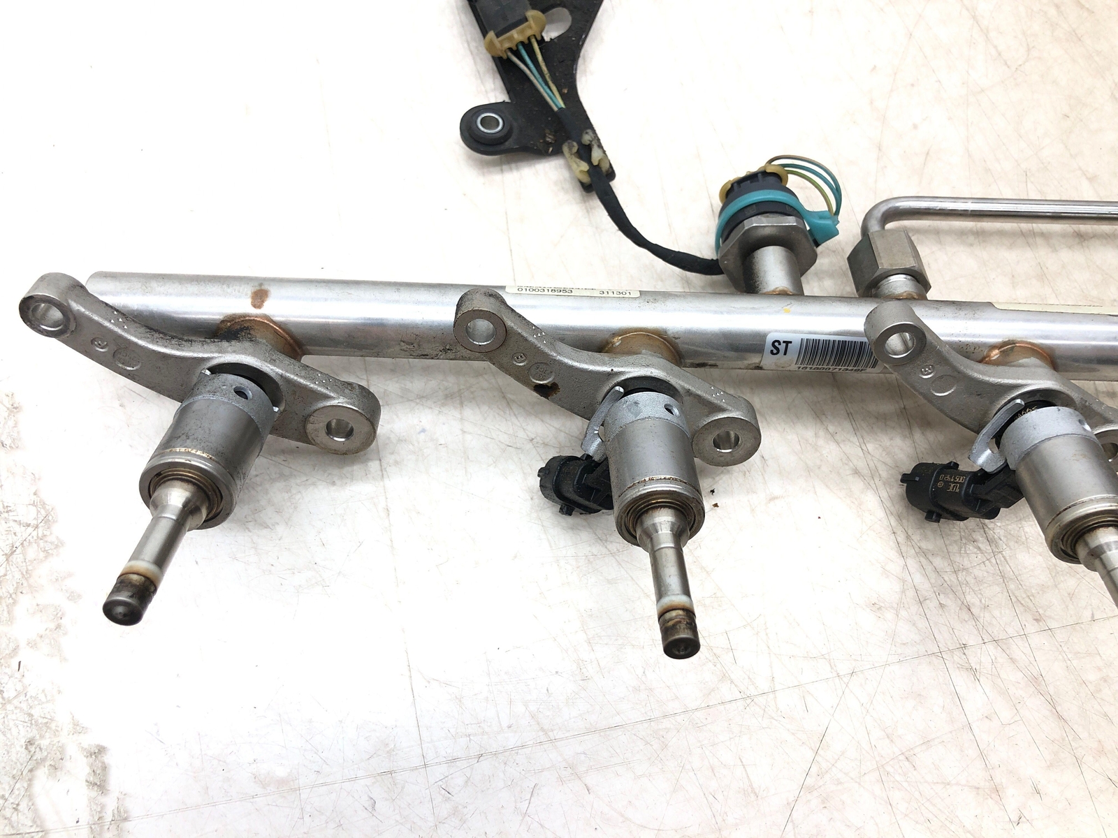 2017-2020 FERRARI GTC4LUSSO 6.3L F140 FUEL INJECTOR RAIL SET 307638 311302
