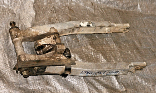 1987 HONDA XR 600 OEM SWING ARM  