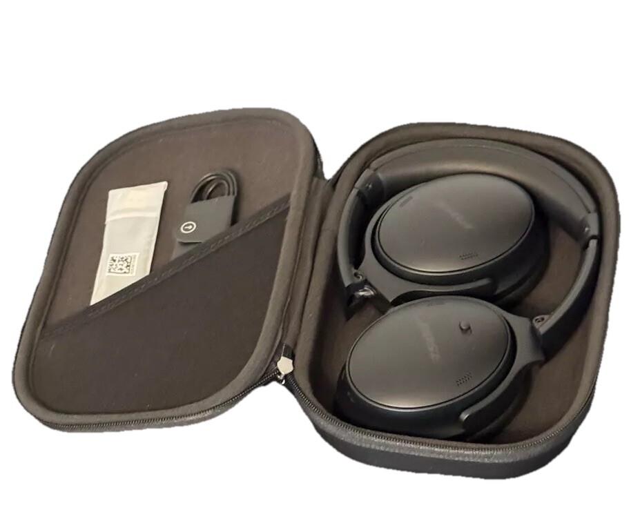 Bose QuietComfort Wireless Over-Ear Headphones - Black-image