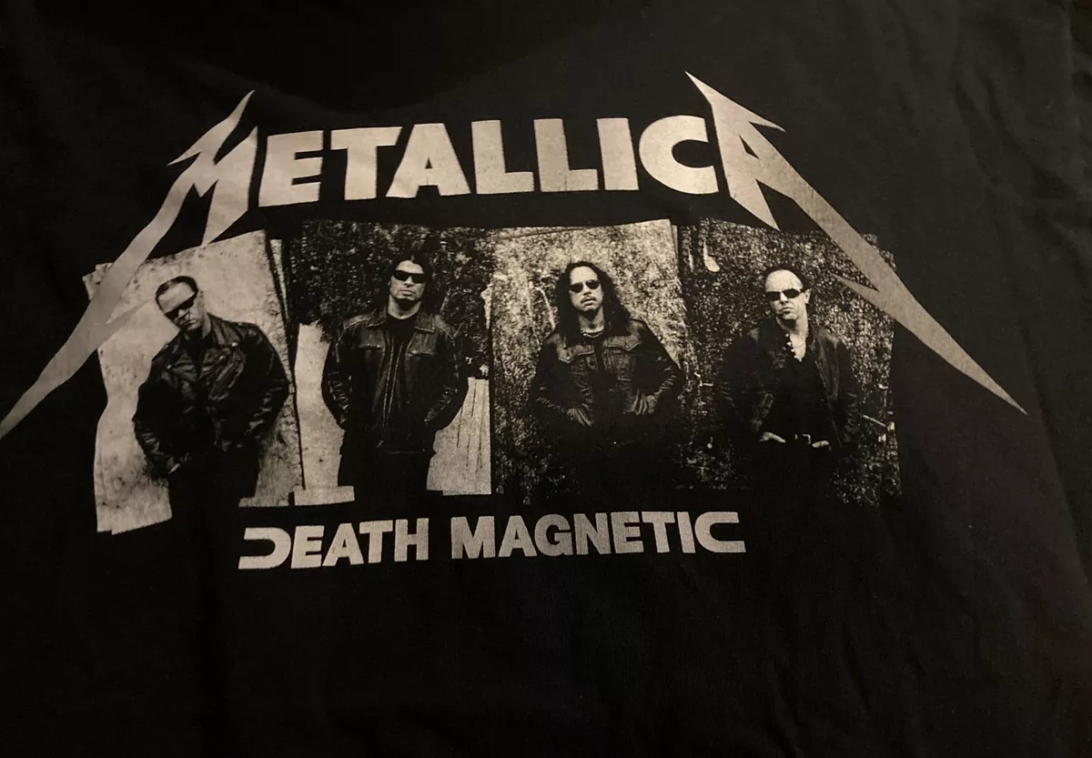 METALLICA Death Magnetic World magnetic Tour T-Shirt (Size Large) Black - Used METALLICA Death Magnetic World magnetic Tour T-Shirt (Size Large) Black - Used