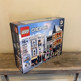 LEGO Creator Expert Assembly Square (10255) New and Sealed