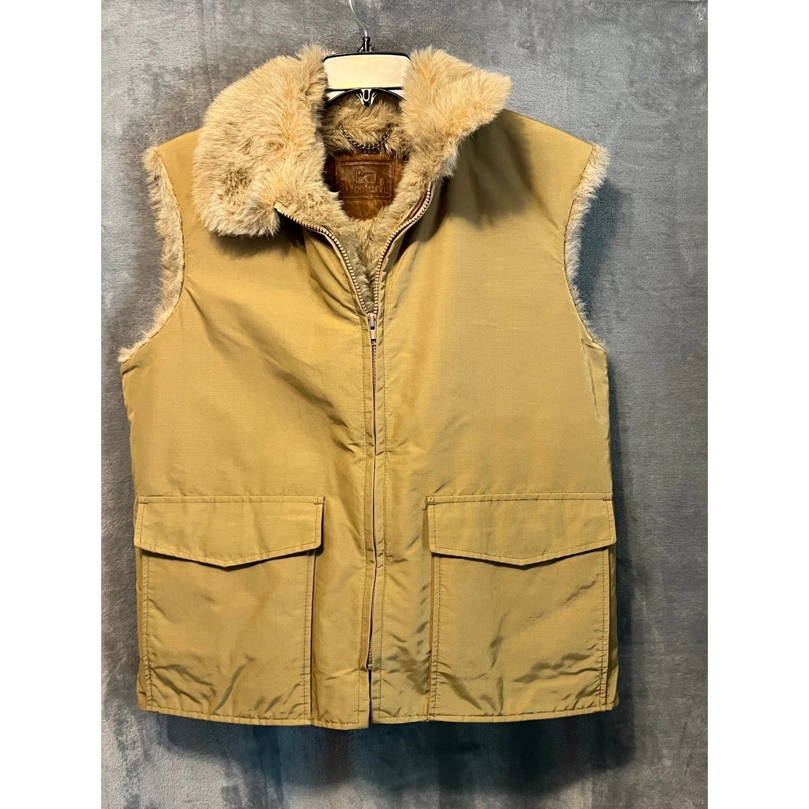 Woolrich Mens Faux Fur Lined Vest Size L Tan Full Zip Utility Pockets Warm