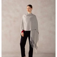 SOL ALPACA US ETHNIC CAPE/PONCHO - ANTIQUE WHITE AND SUPREME GRAY 57"x52"