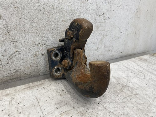 2014 Tow Hooks & Couplings for International 4300 (731-10457)