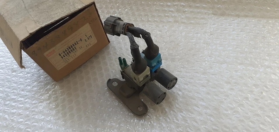 Válvula de interruptor de vacío EGR para camioneta Isuzu Chevrolet LUV 8943889820 OEM Foto 2 de 2