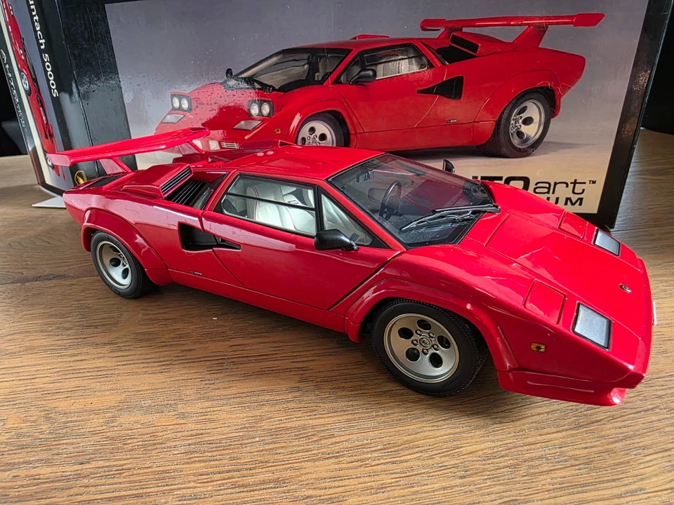 AUTOart 1/18 Lamborghini Countach 5000S Red  74531 - Photo 4/4