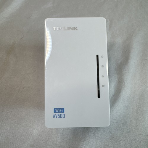 TP-LINK 300Mbps WI-FI RANGE EXTENDER AV500 TL-WPA4220