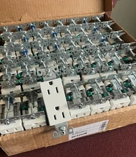 80 Eaton Commercial Grade Receptacle White Decorator Heavy Duty Outlet 15A 6252W