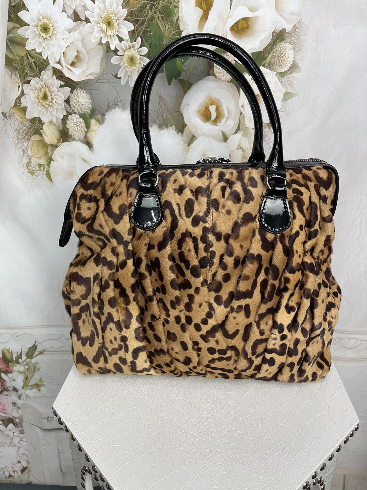 Borsa tote Valentino Garavani capelli pony a pieghe casa nuova con etichette finitura brevettata prezzo al dettaglio $3495