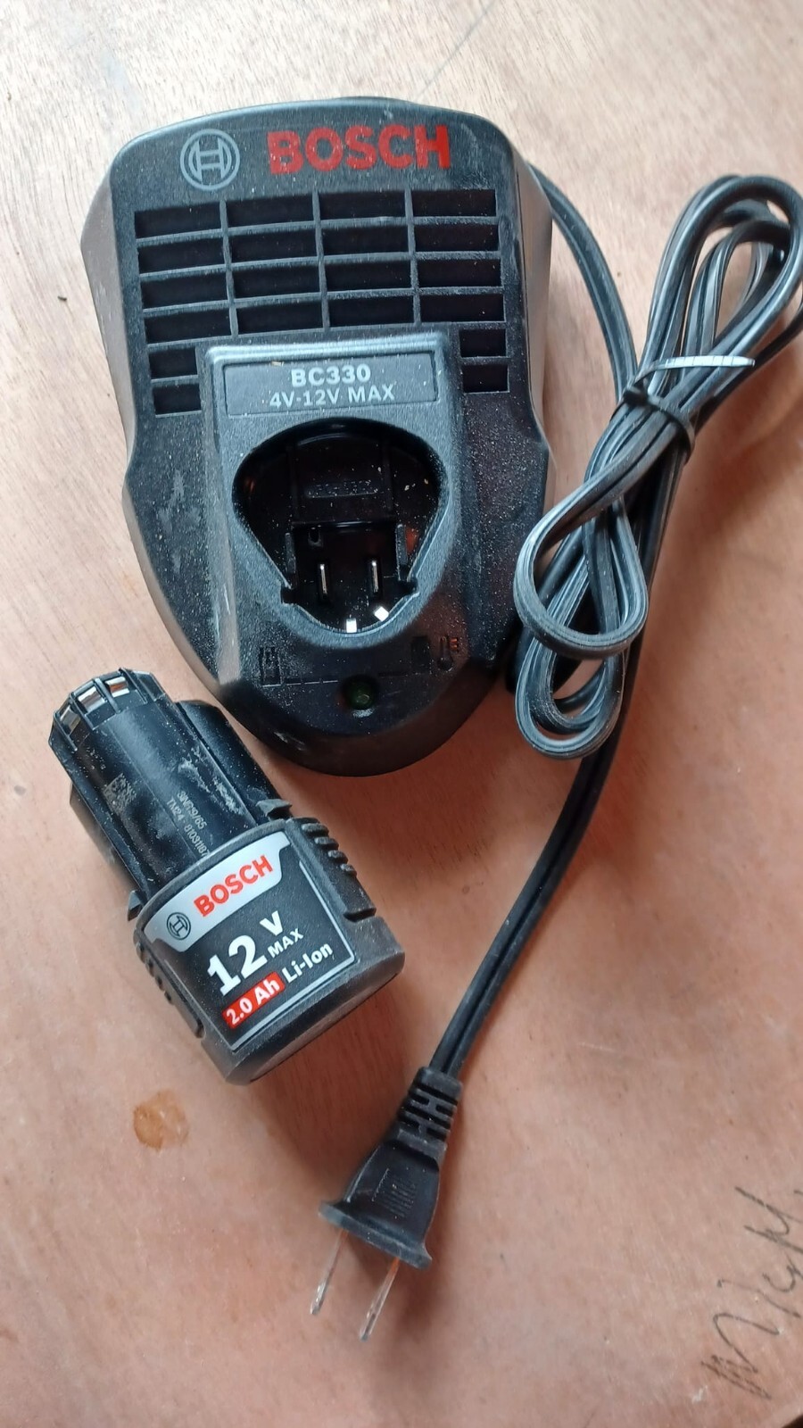 30 Minute Bosch 4V12v BC330 Charger W/ 112V Litheon Battery eBay