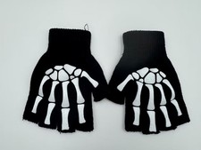 Black Skull Short Fingerless Knit Gloves