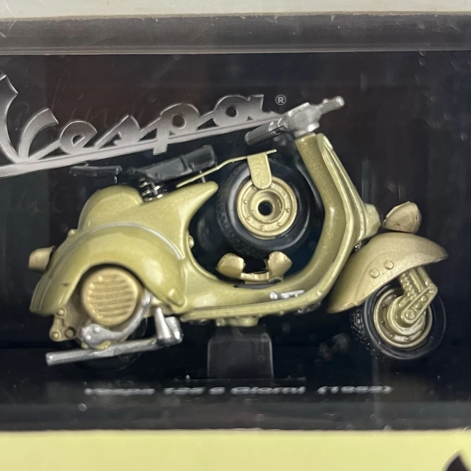 New Ray 1:32 Diecast Piaggio VESPA 125 6 Giorni ( 1952 ) New In Box - Image 2 of 4