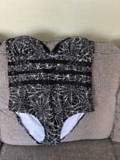 SWIM SUIT XXL Black White 1 Piece Padded Bra NWOT