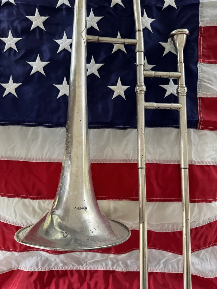 Trombón Frank Hilton vintage anterior a la Primera Guerra Mundial USQMC Chicago plateado, sobrevivido a la guerra Foto 2 de 4