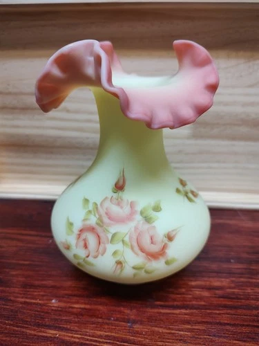 Vtg Fenton Burmese Custard Satin Glass 7" Ruffle Vase, Signed Gloria Finn, GLOWS