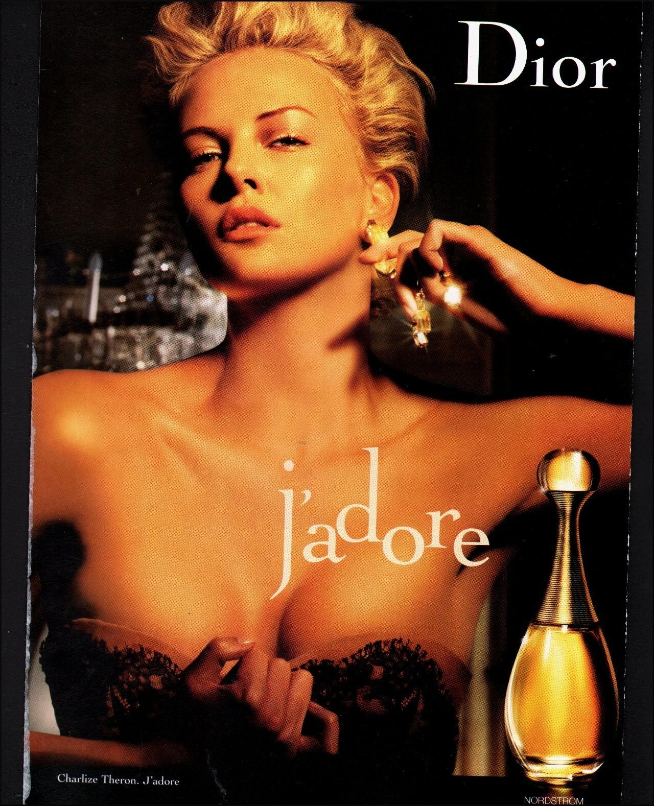 Publicité imprimée moderne Dior Jadore avec actrice sexy bijoux Charlize Theron 12/03/23