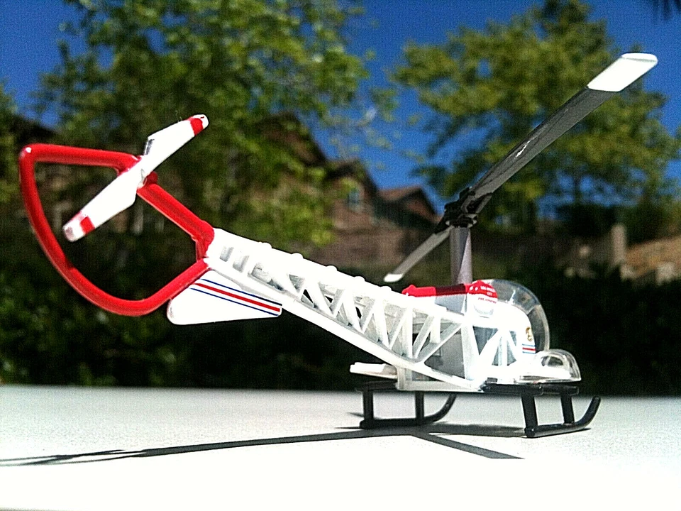 Corgi Bell 47 Helicopter Los Angeles City Fire Dept Die-cast 1:80 Scale Showcase - Image 2 of 4