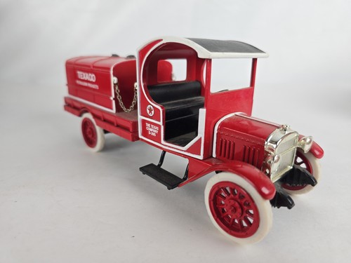 Ertl Collector Series 17 1919 GMC Tanker Truck Texaco Petroleum Products 19542V - Picture 4 of 12