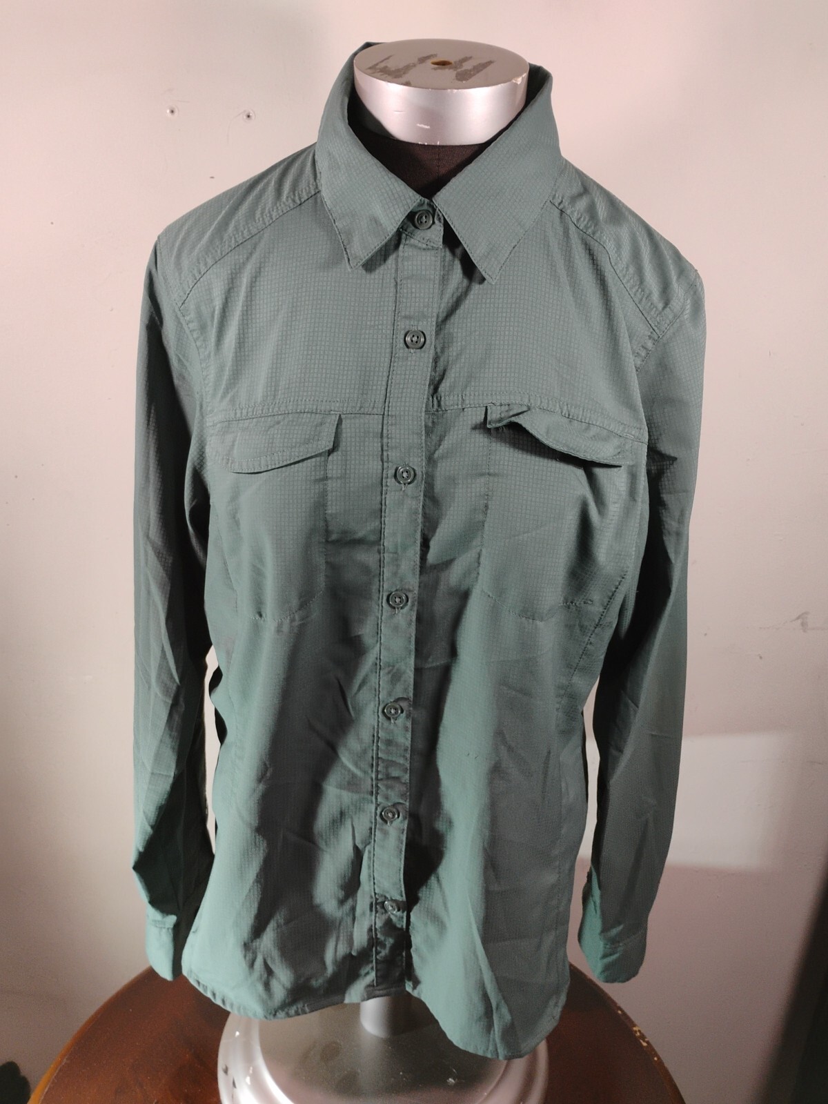 Columbia Women's Large Green Polyester Camp Shirt for Hiking & Outdoors  -image