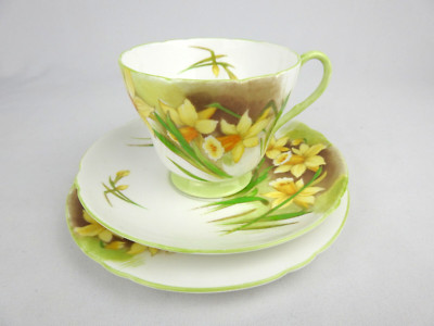   Shelley Jonquil Narzissen Trio Teetasse Untertasse Beilagenteller Fine Bone China 40er